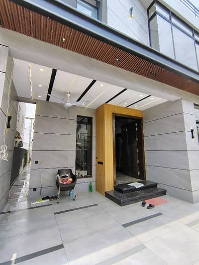 Luxury Living Starts Here 10 Marla Ultra Luxury House For Sale