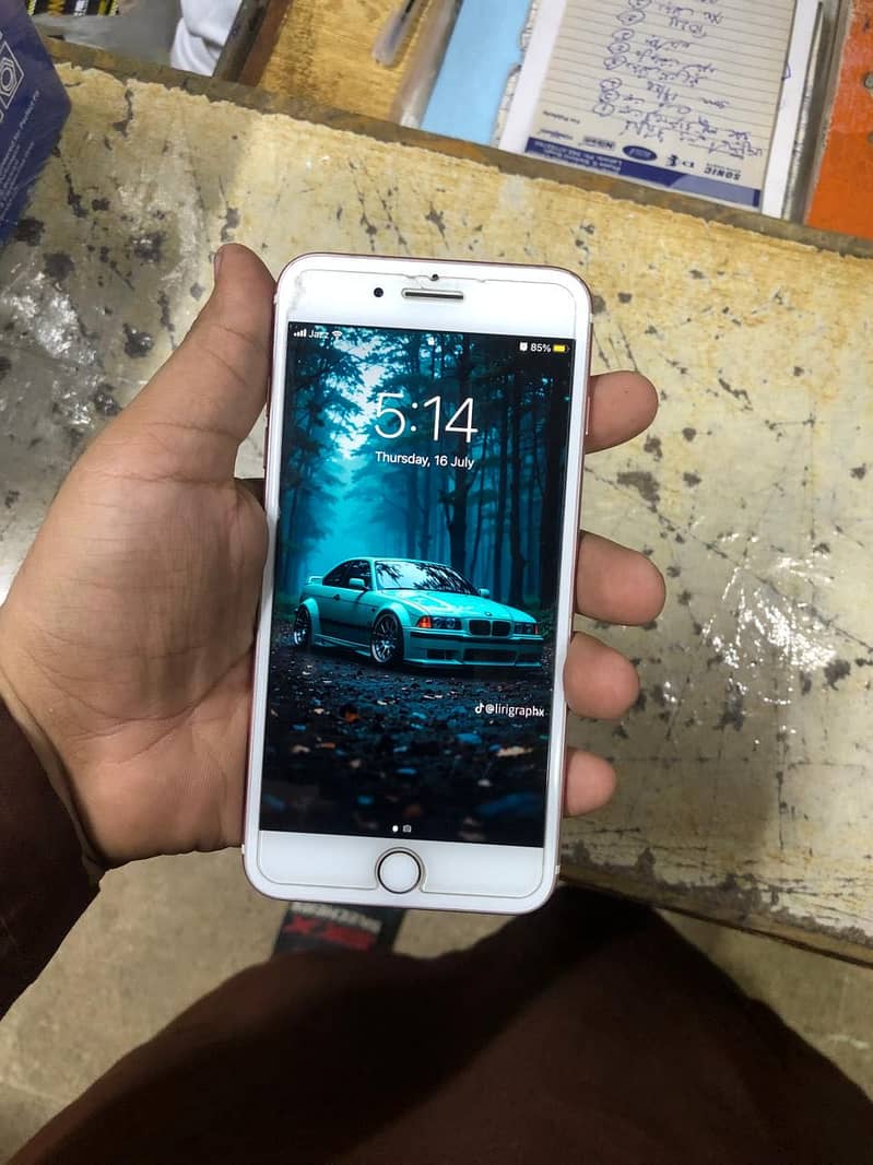 Apple iPhone 7 Plus 6