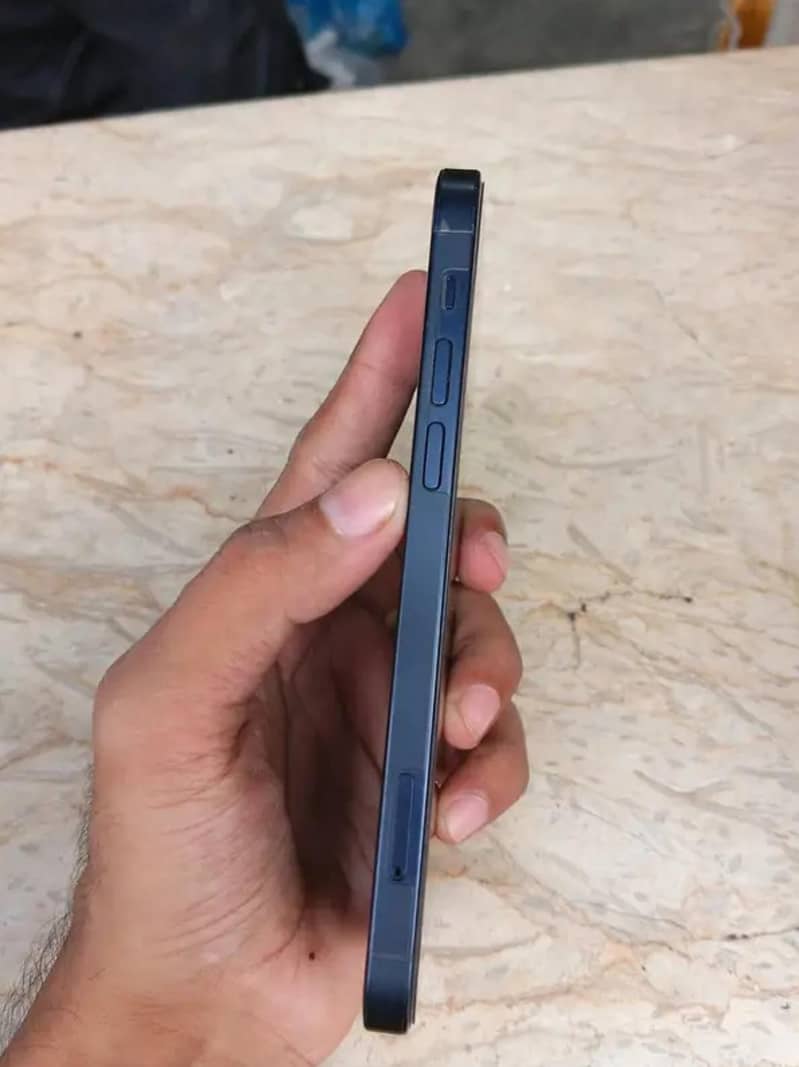 Apple iPhone 12 2
