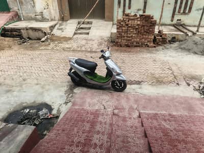 SYM petrol Scooty