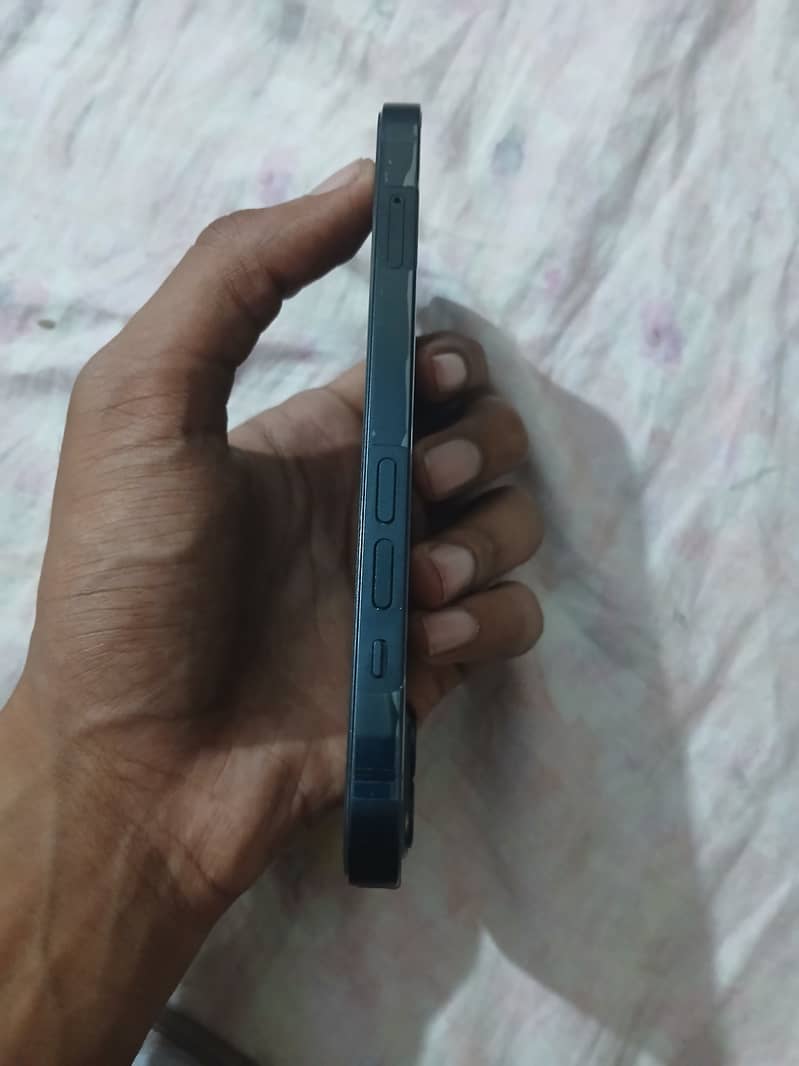 Apple Iphone 13 4