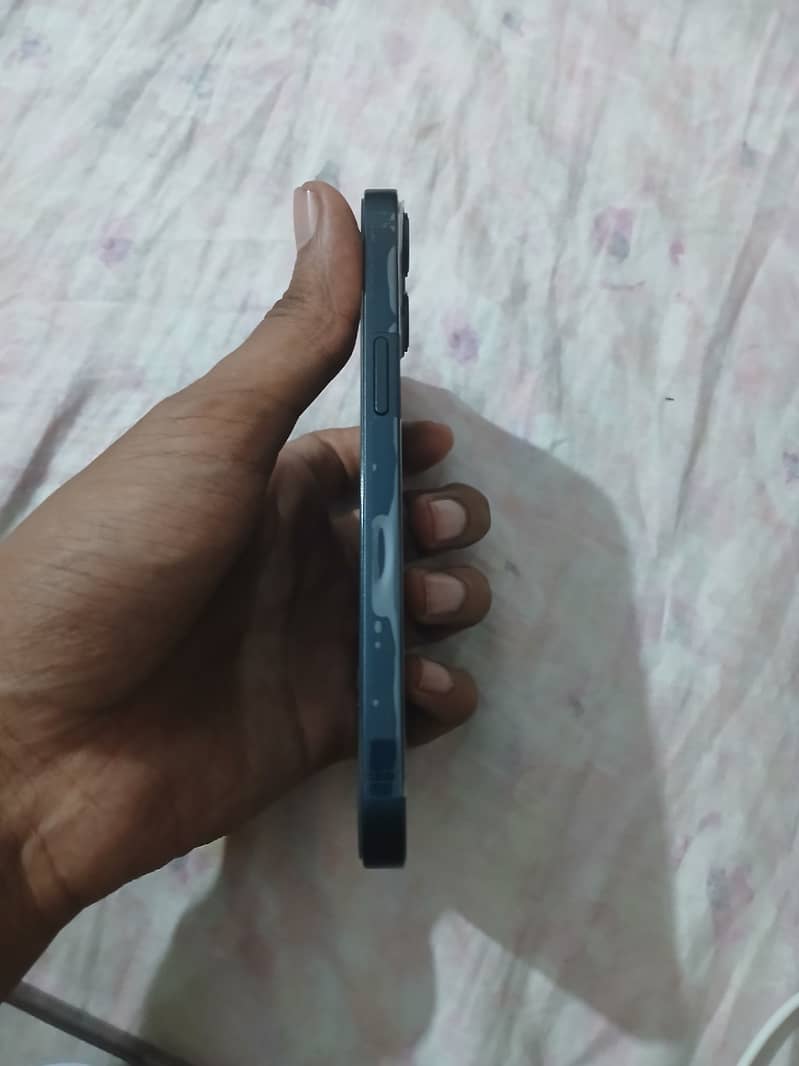 Apple Iphone 13 6