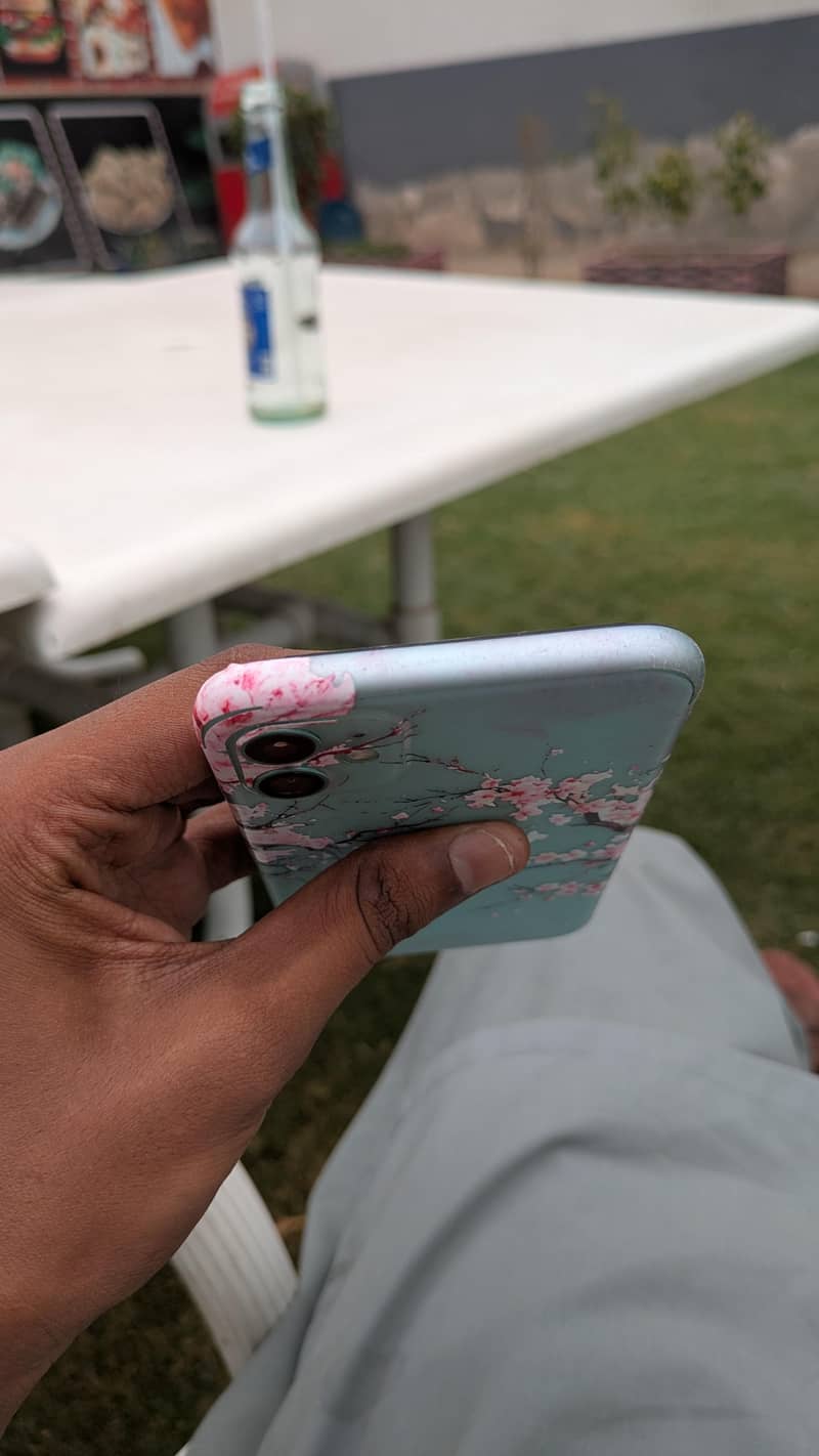 Apple iPhone 11 5