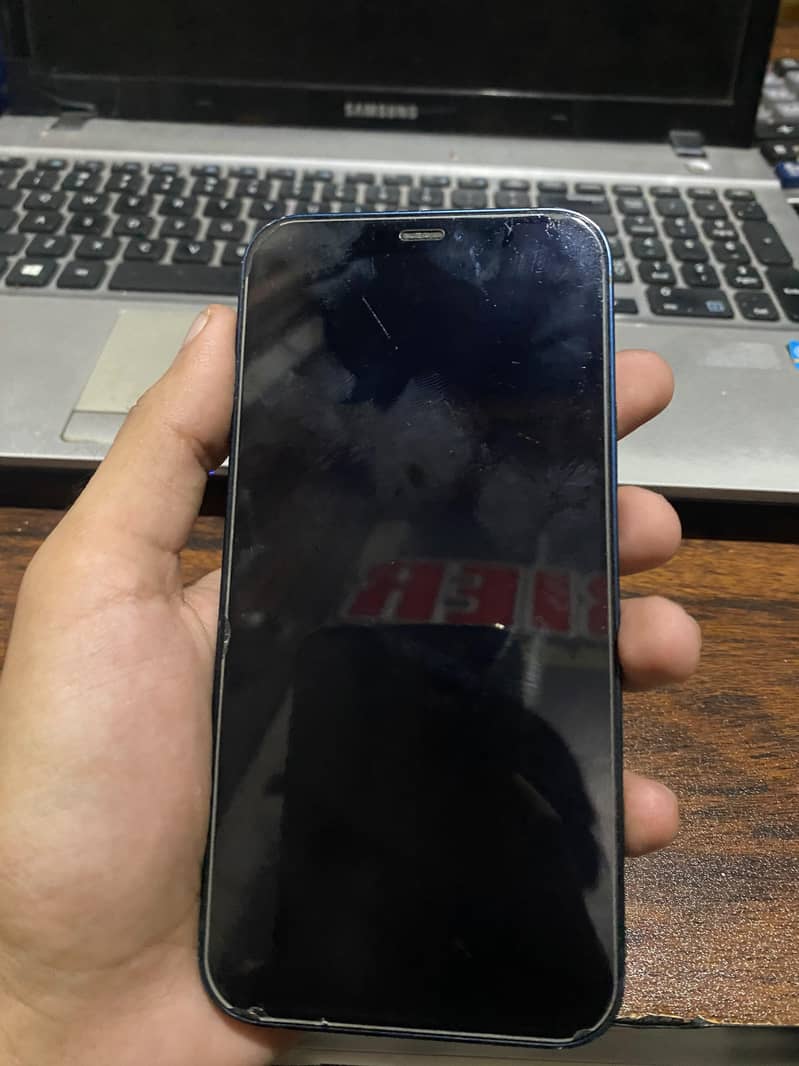 Apple iPhone 12 6