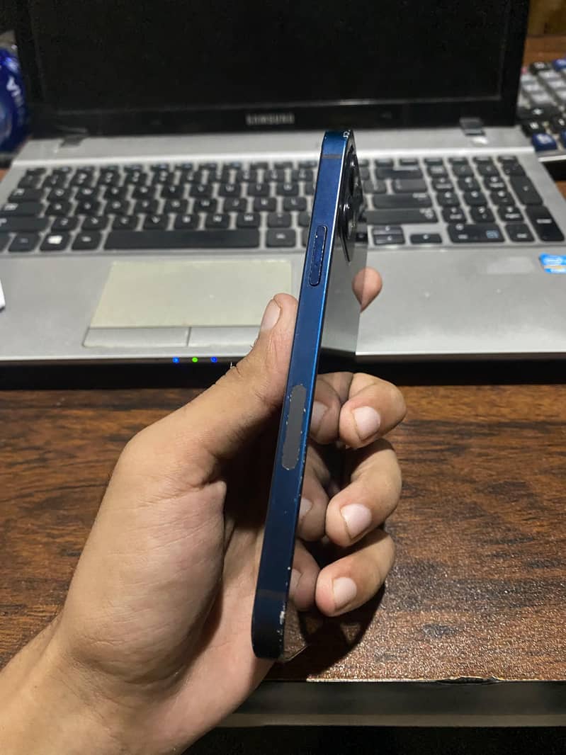Apple iPhone 12 7