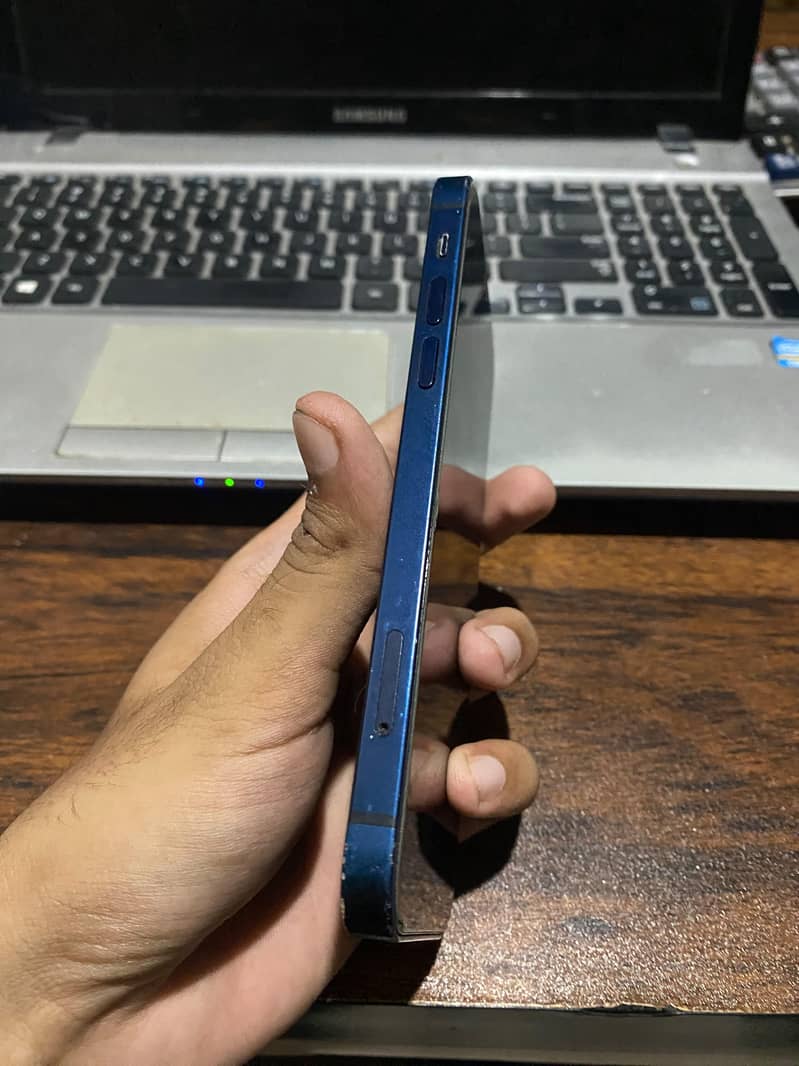 Apple iPhone 12 8