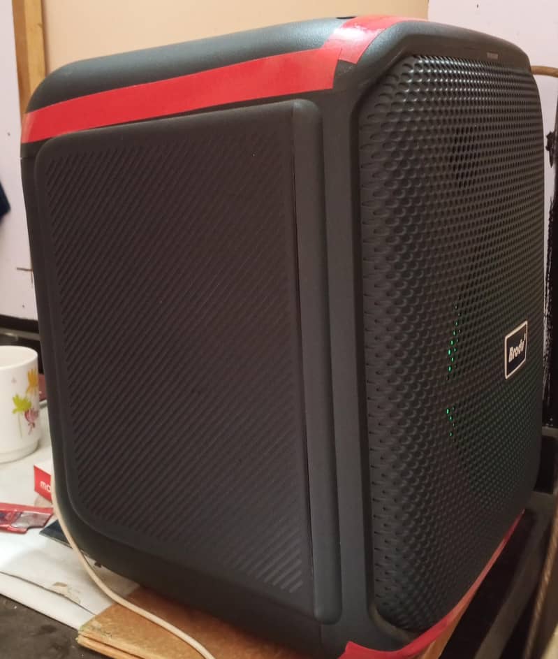 Studio speaker type 1