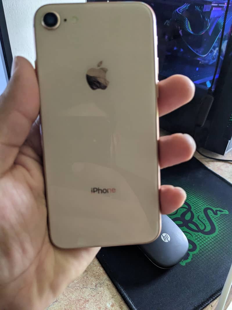 Apple iPhone 8 1
