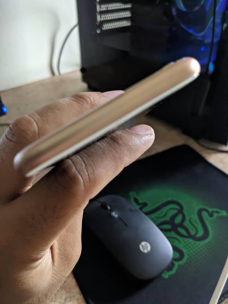 Apple iPhone 8 5