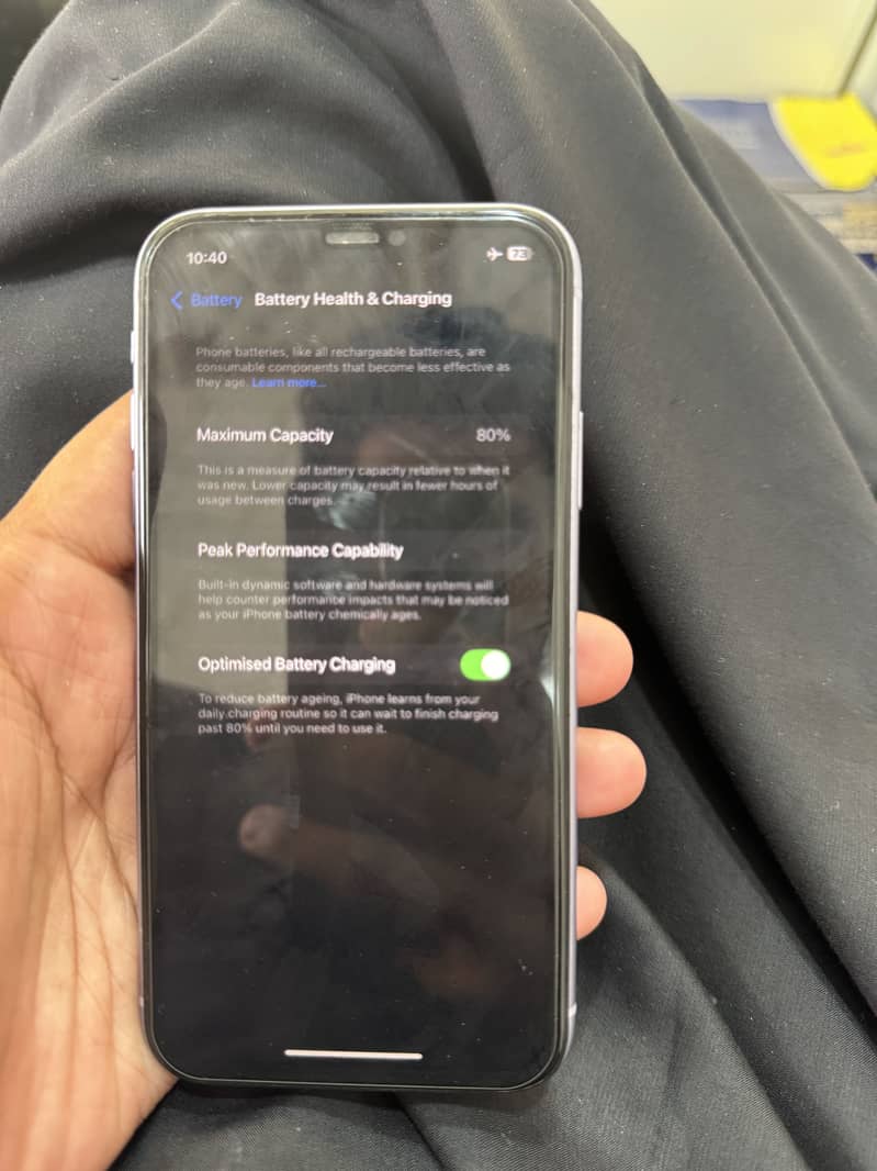 iPhone 11 4