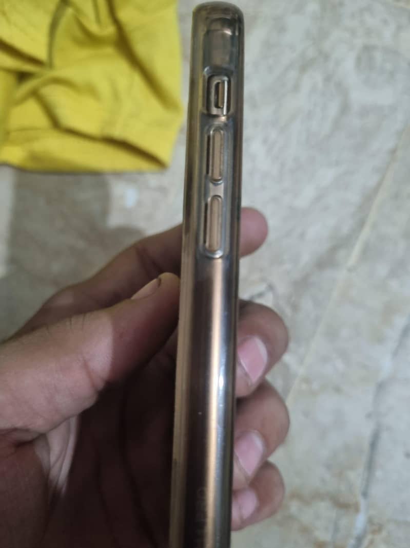 Apple iPhone 11 Pro 3