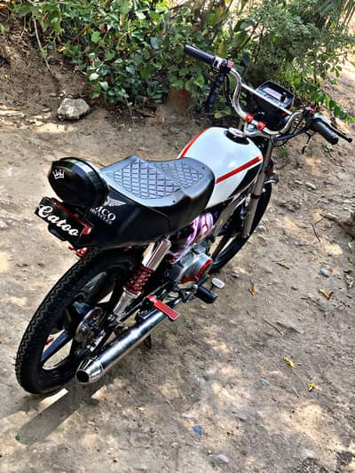 21 model Zymco bike ha number ni lag hu double saman ha
