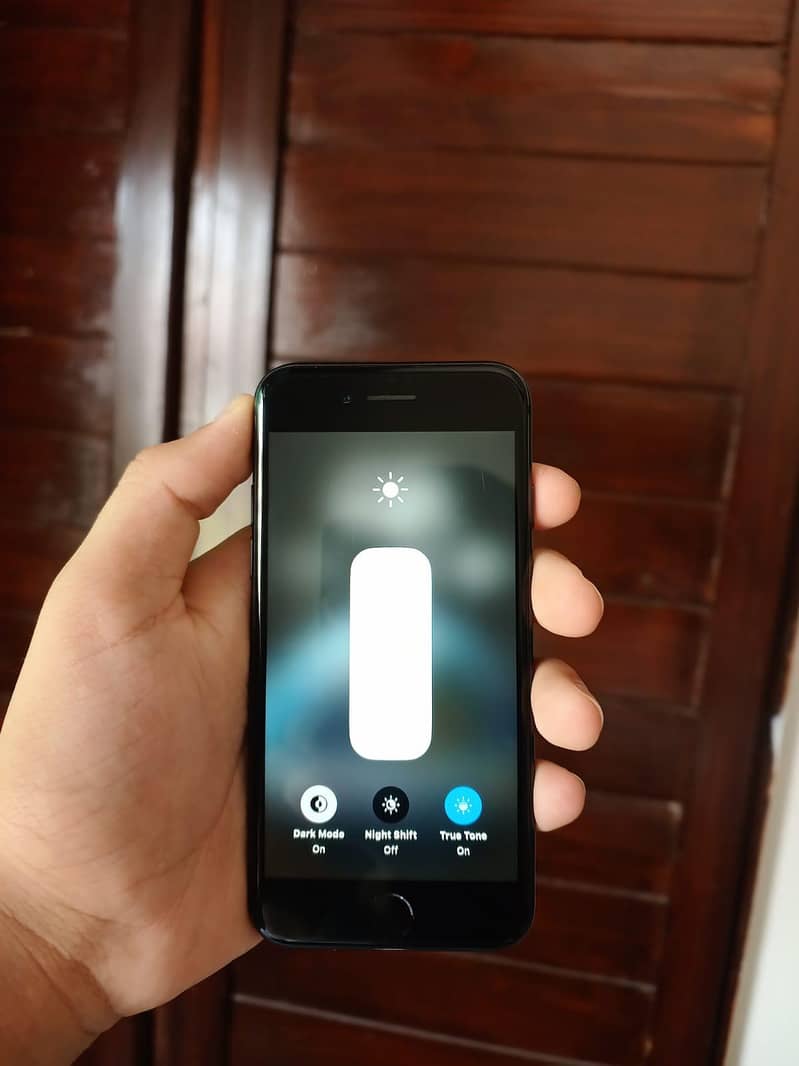 Apple iPhone 8 1