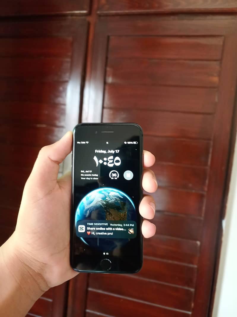 Apple iPhone 8 3