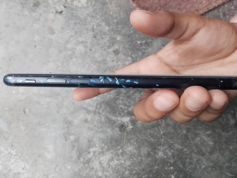 Apple iPhone 7 1