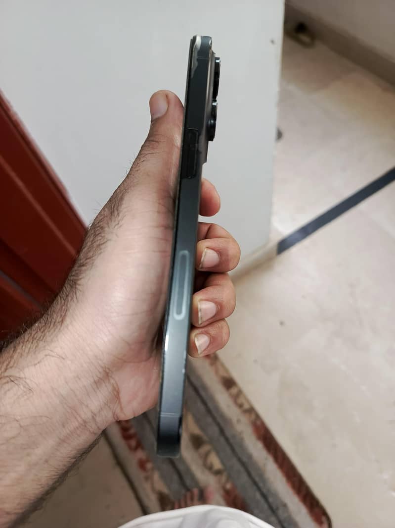 Apple iPhone 14 Pro Max 3