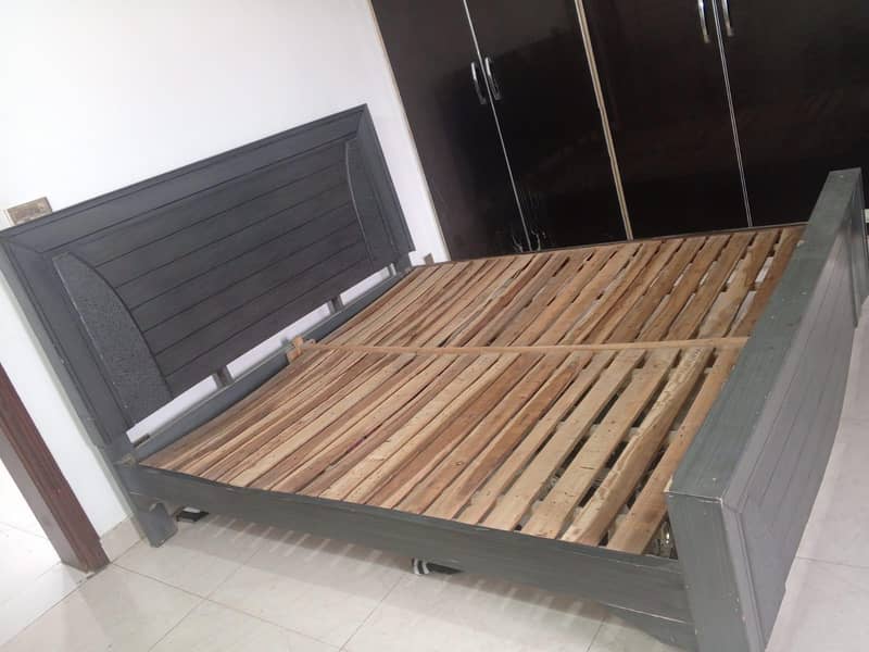 Bed with side tables 5