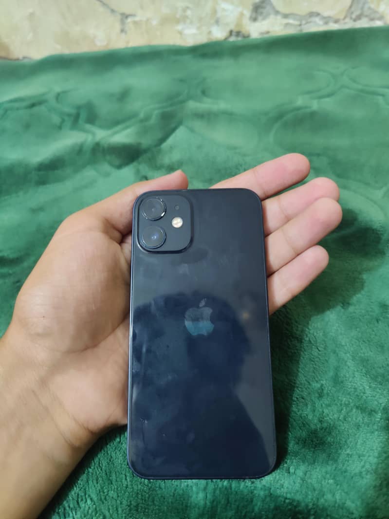 iPhone 12 mini 0