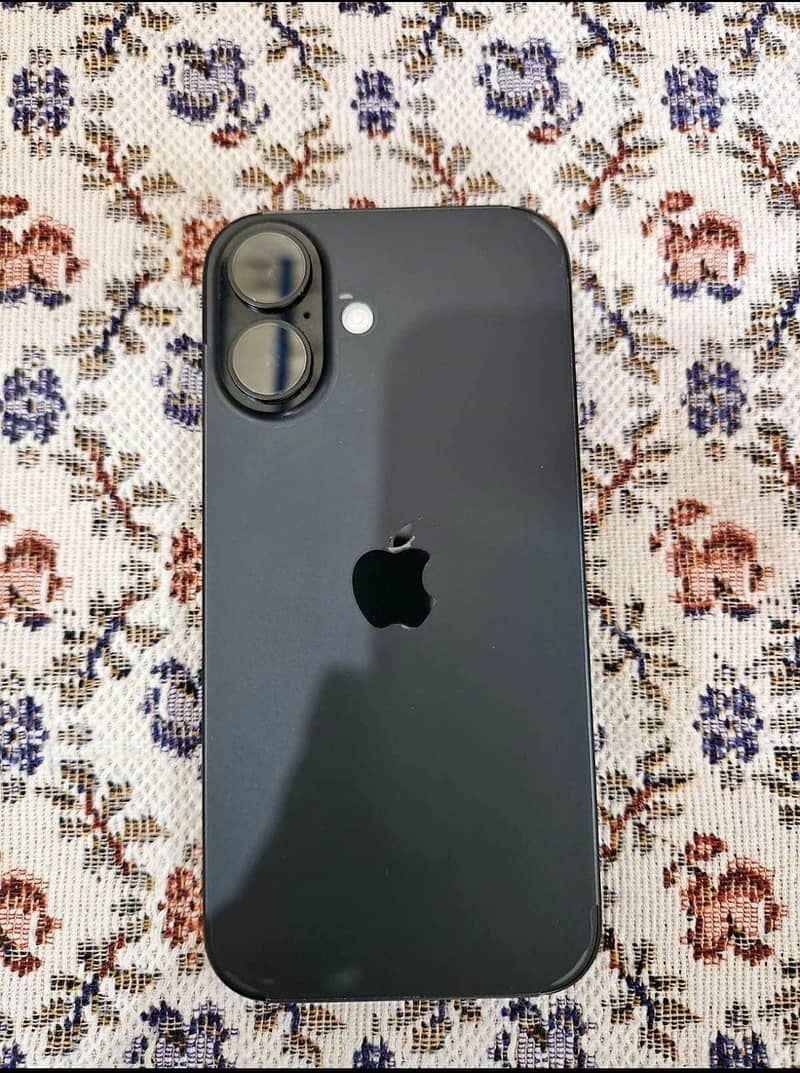 Apple iPhone 16 0