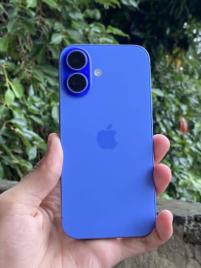 Apple iPhone 16
