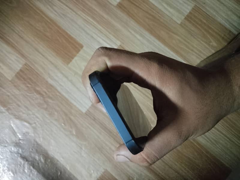 Apple iPhone 13 2