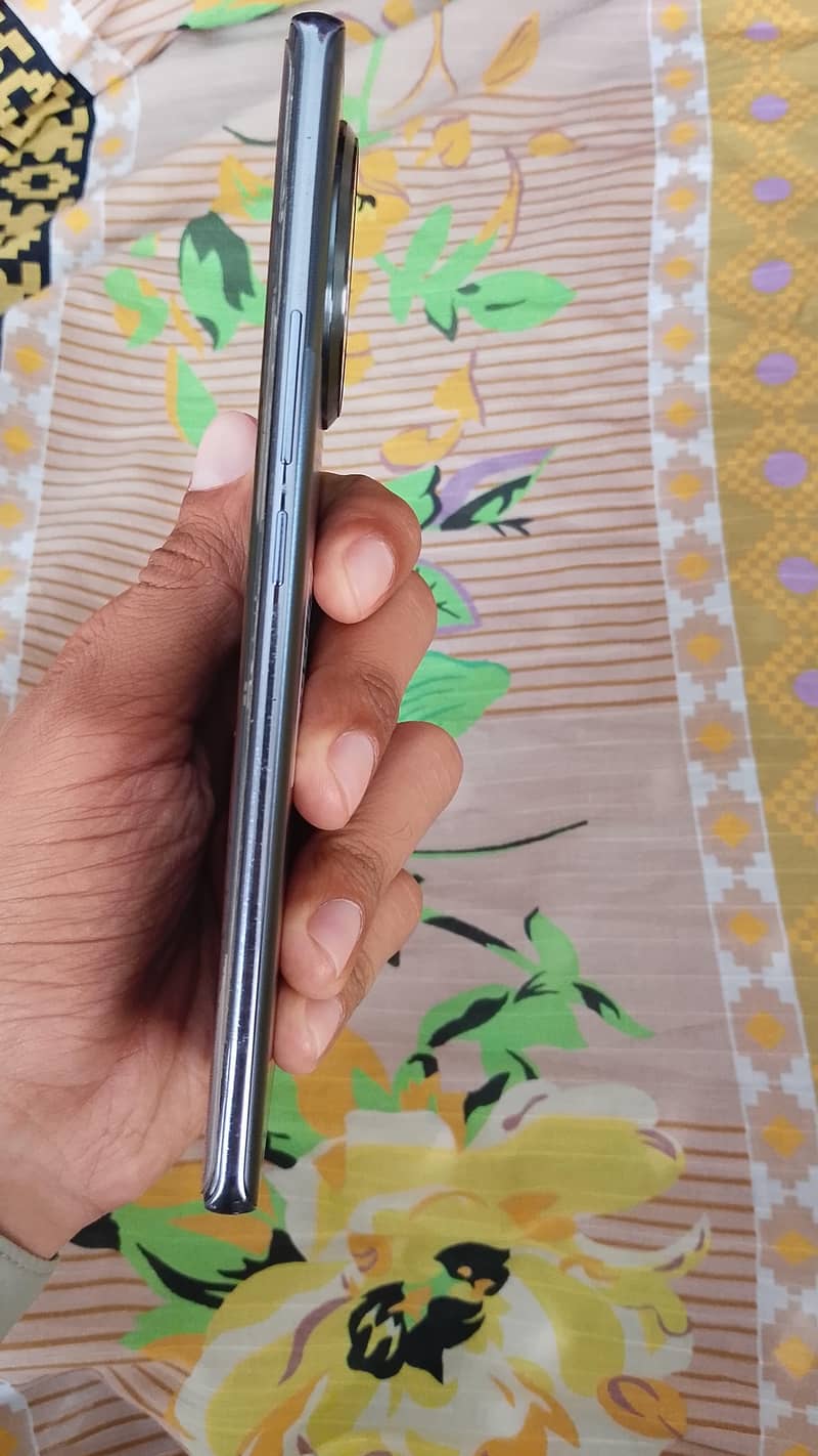 Tecno Spark 20 Pro Plus 3