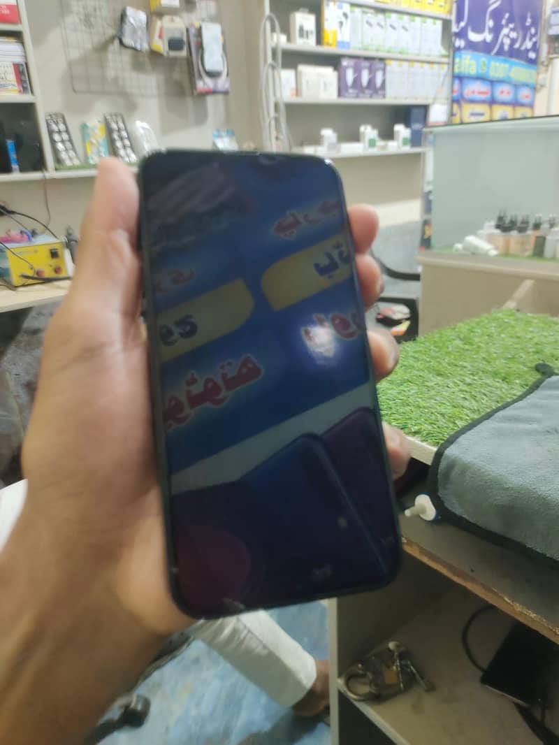 Apple iPhone 14 3
