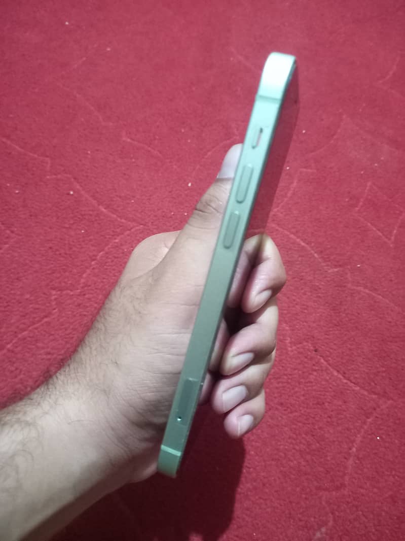 Apple iPhone 12 3