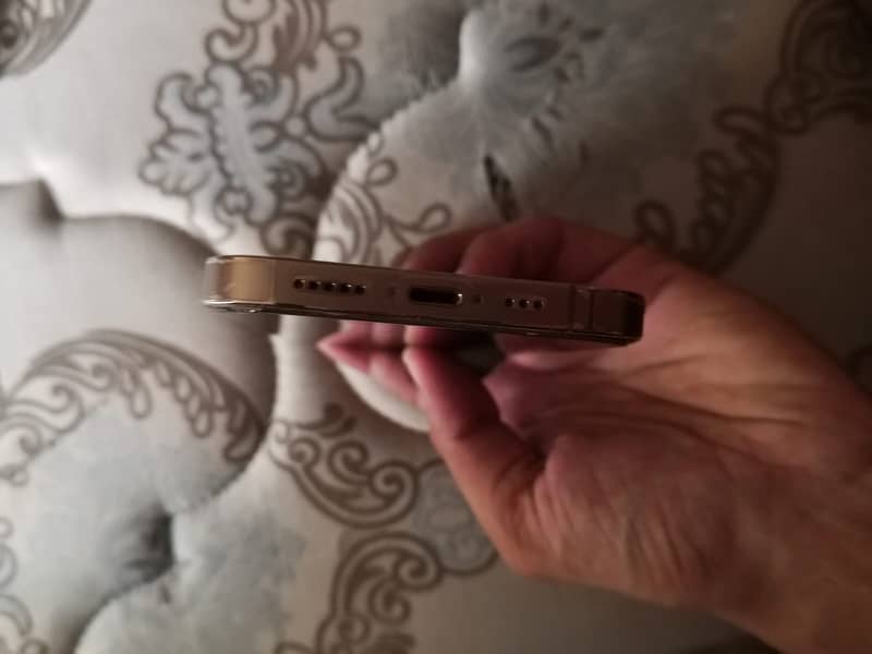 Apple iPhone 13 Pro 1