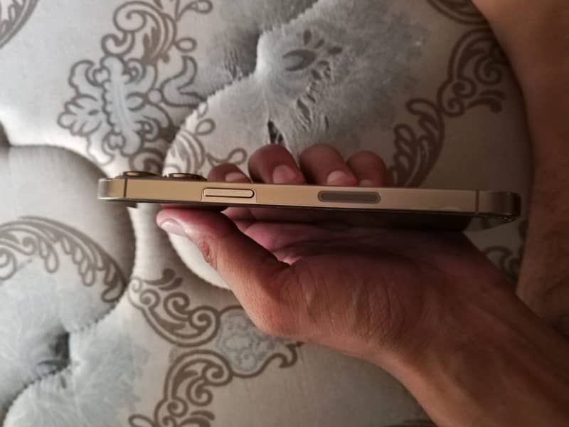Apple iPhone 13 Pro 2