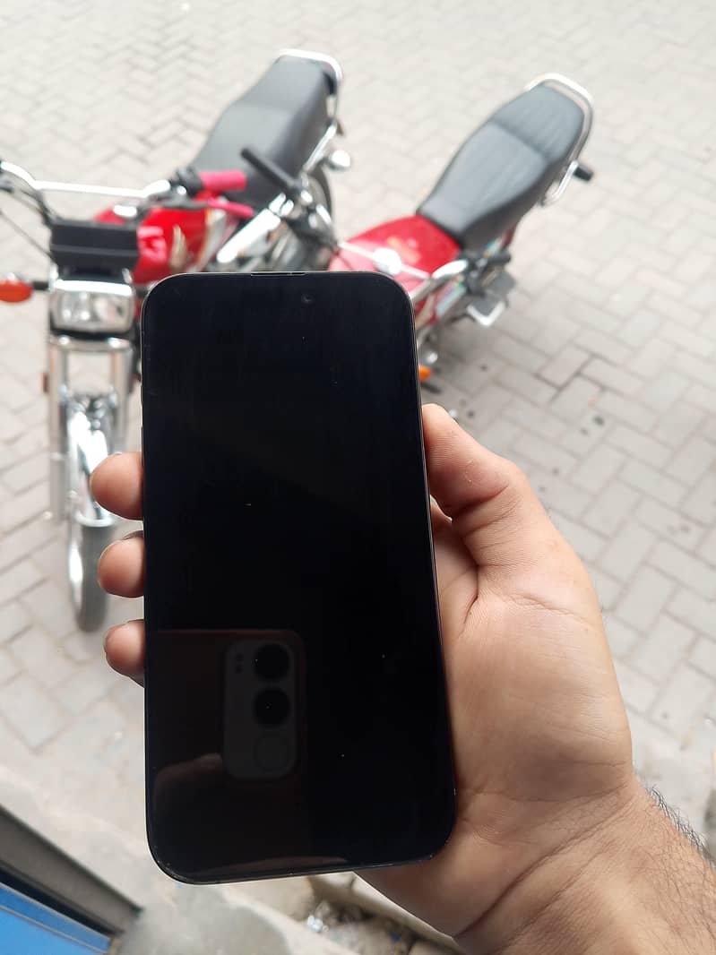 Apple iPhone 15 Pro 0
