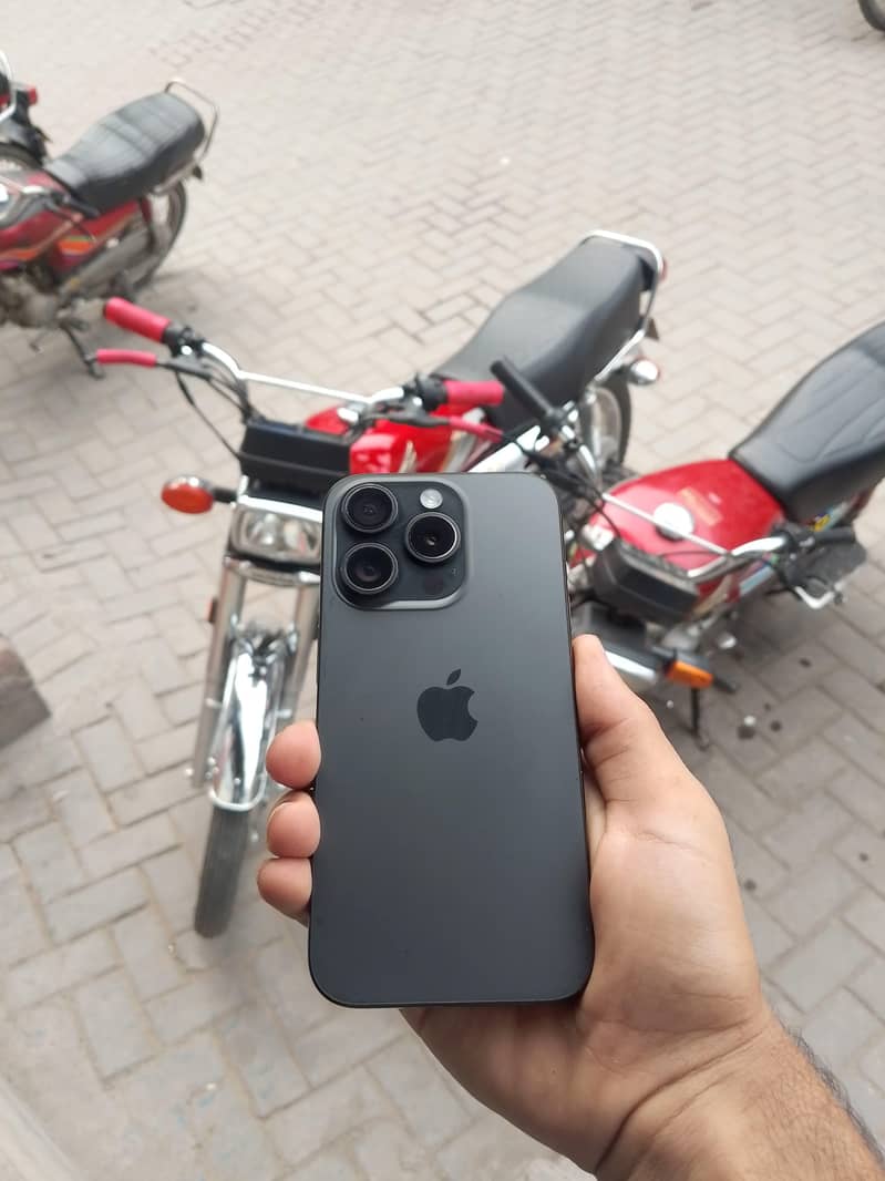 Apple iPhone 15 Pro 1