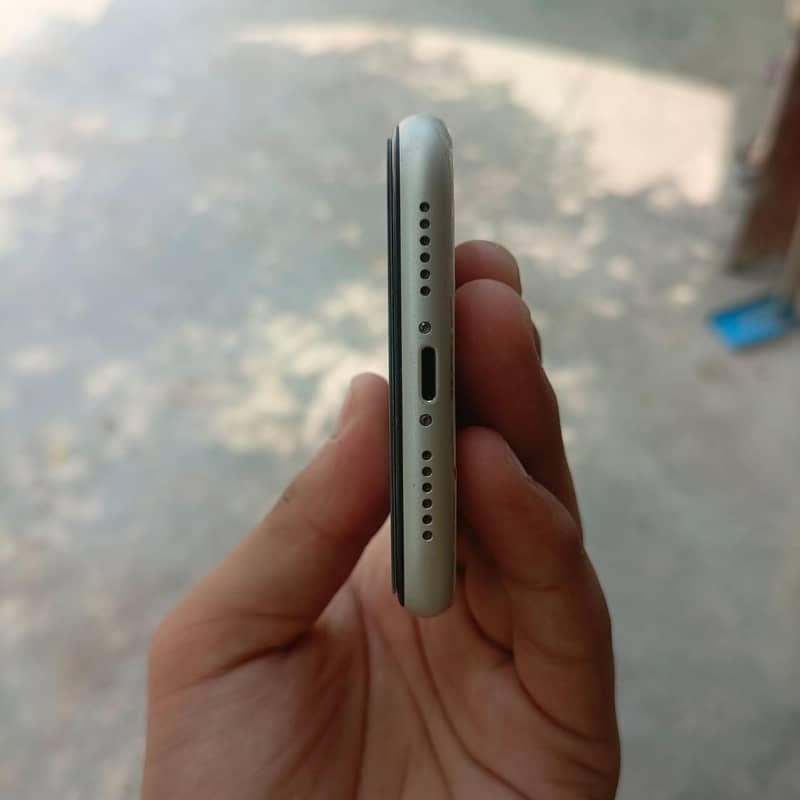 Apple iPhone 11 1