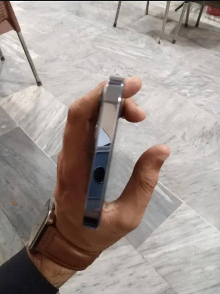 Apple iPhone 13 Pro Max 4