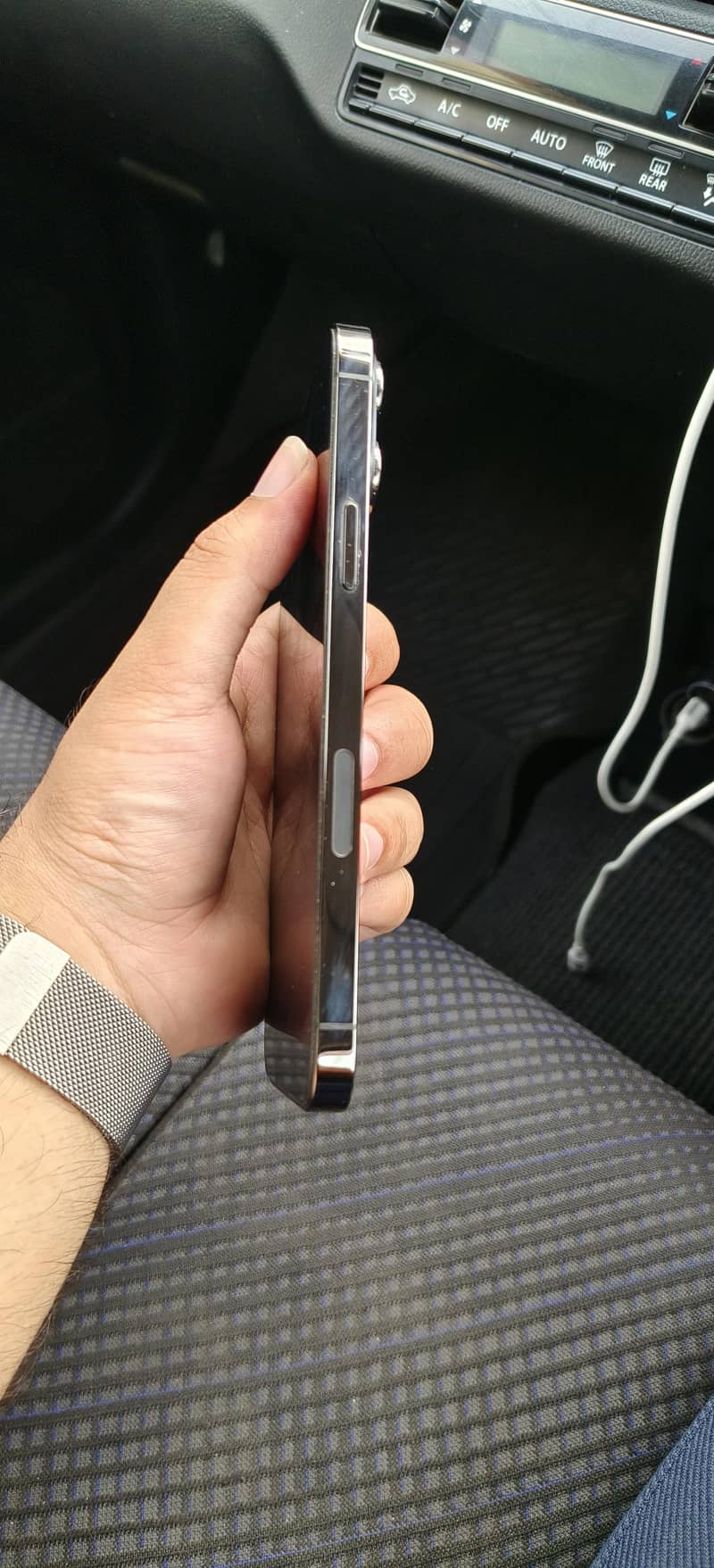 Apple iPhone 13 Pro Max 1
