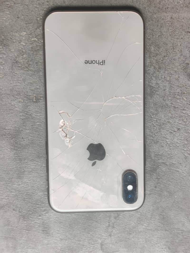 Apple iPhone XS 4