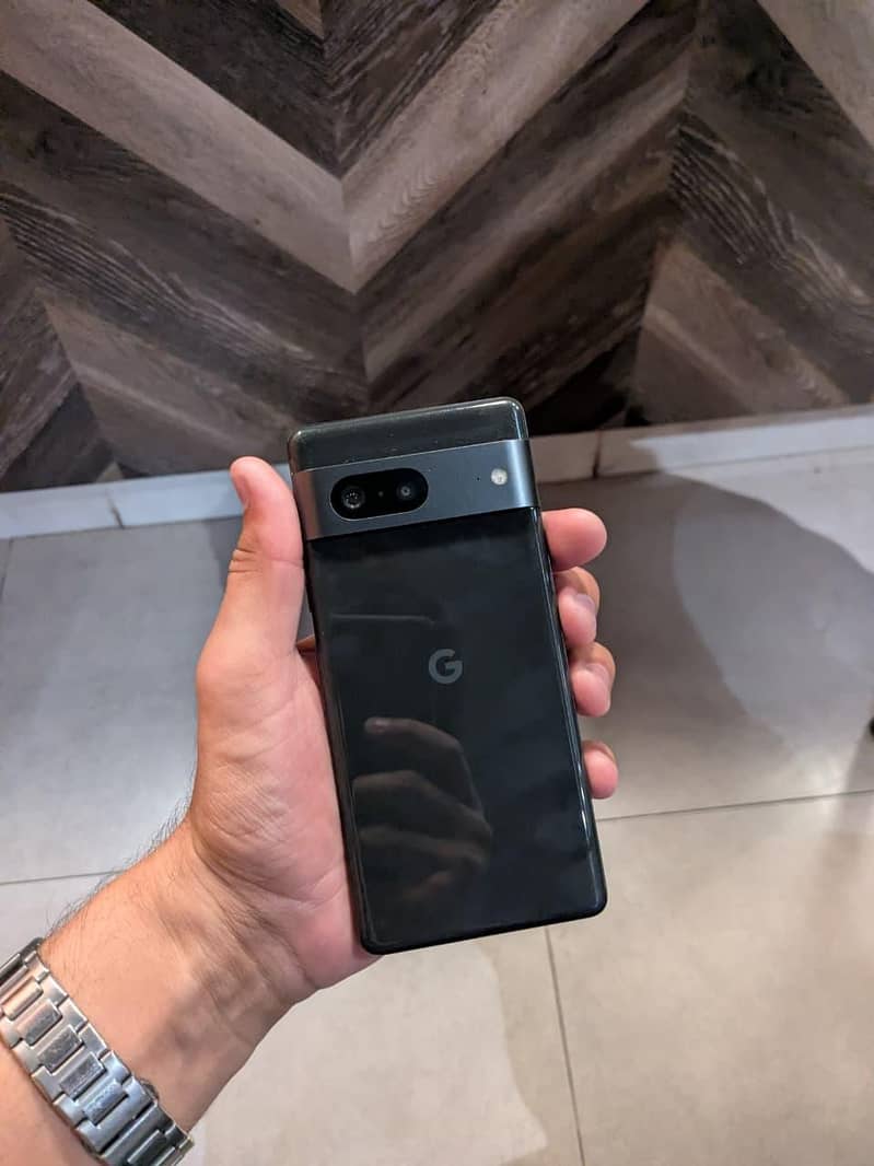 Google Pixel 7 4