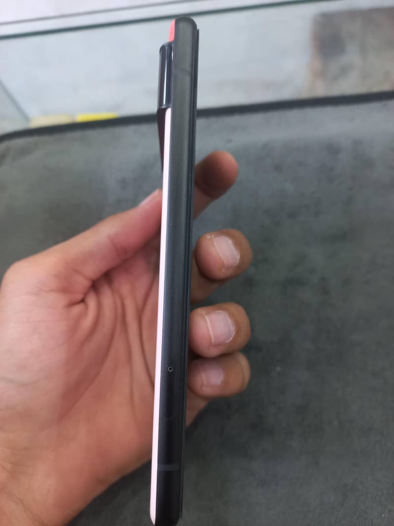 Google Pixel 6 4
