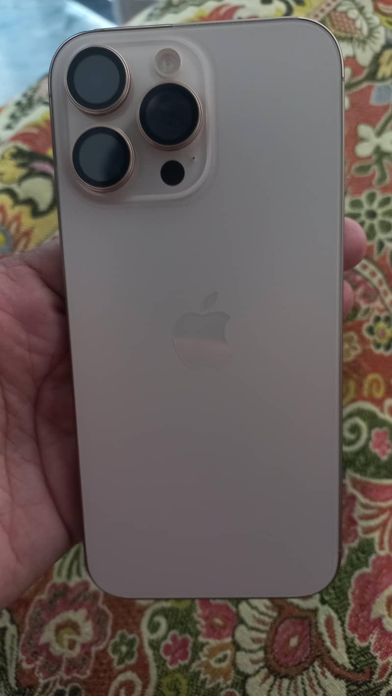 Apple iPhone 16 Pro Max 1