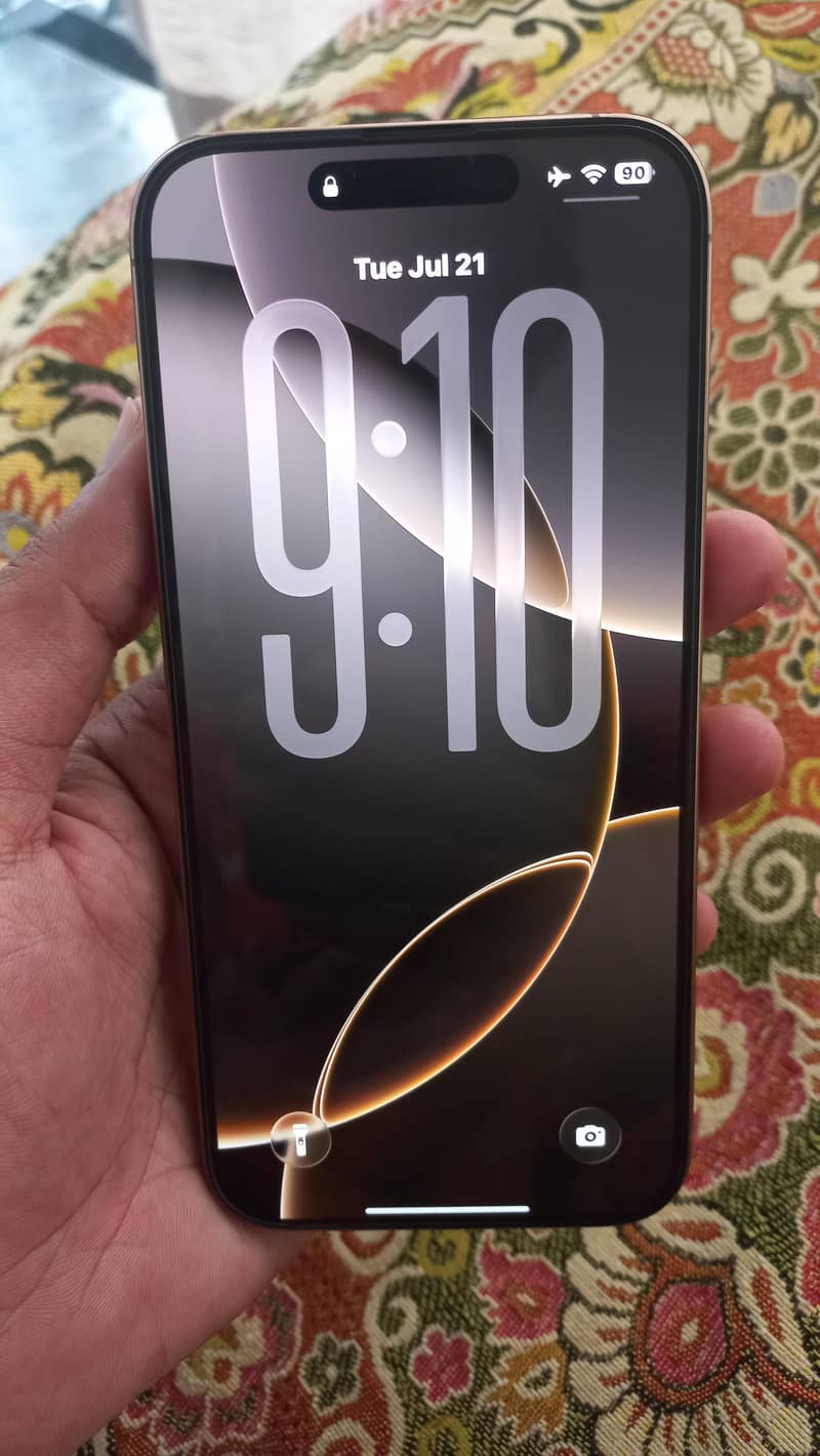 Apple iPhone 16 Pro Max 3