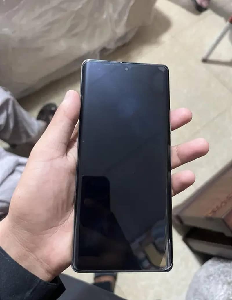 Tecno CAMON 40 Pro 1