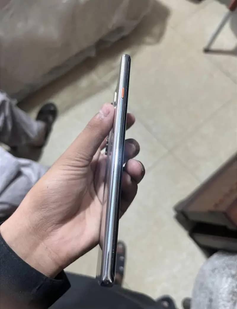 Tecno CAMON 40 Pro 4