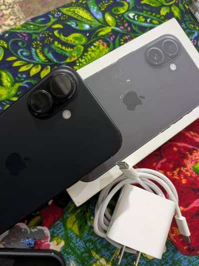 Apple iPhone 16