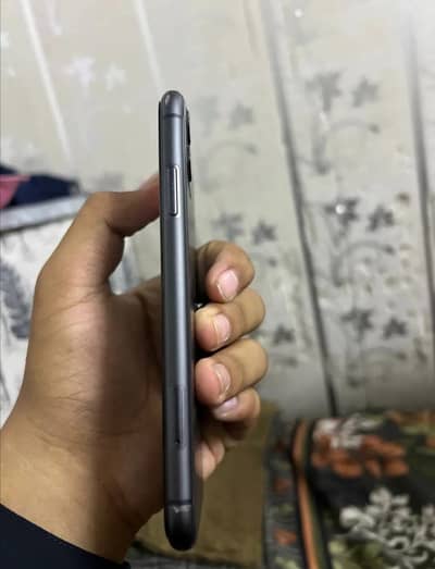 Apple iPhone 11 chak kar WA ka du ga