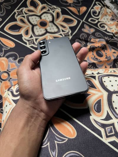 Samsung S22