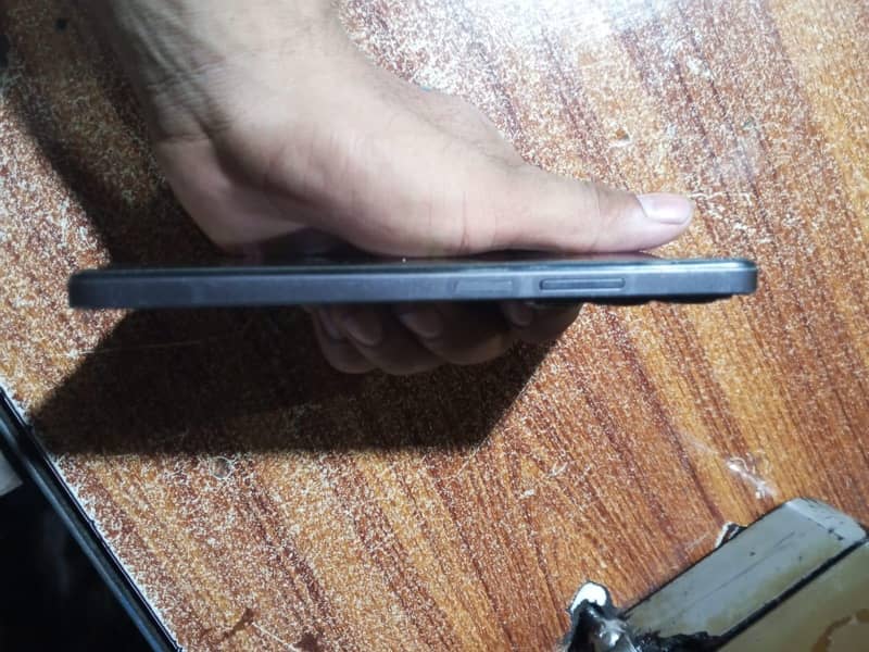 Realme C75 1