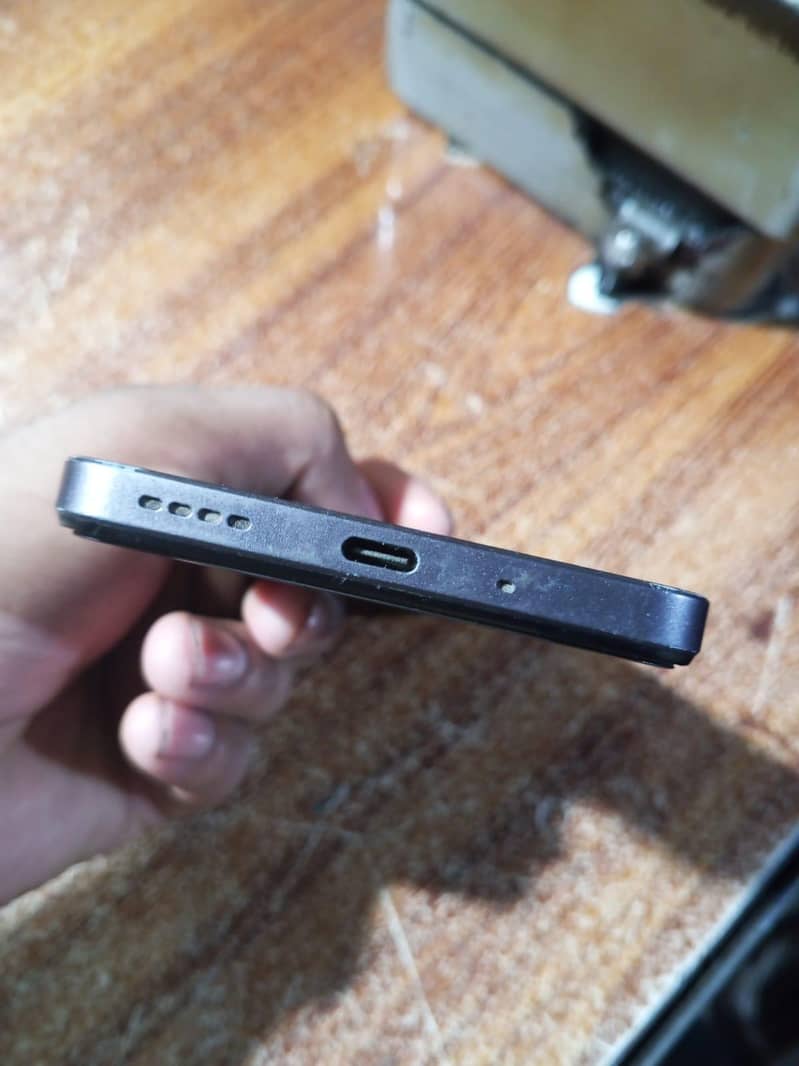 Realme C75 4