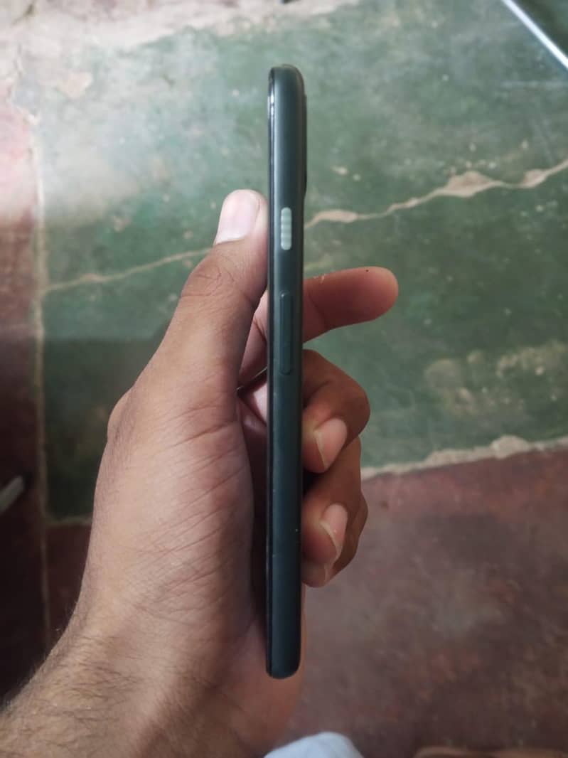 Google Pixel 5a 3