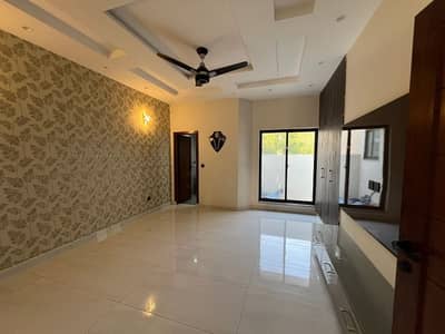 10 Marla Tile Floor Full House For Rent In UET Housing Society