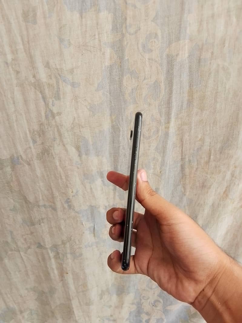 Apple iPhone 7 Plus 1